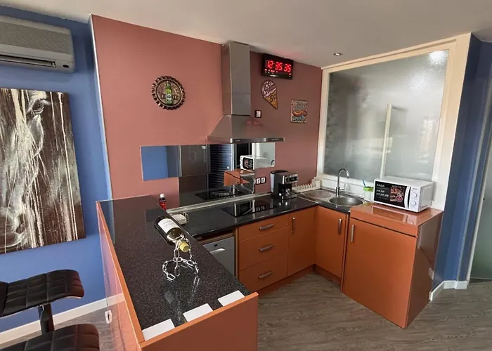 Paradise In Malaga, Recep 24 H, Swimming Pool, Near To The Beach, Center And Airport, Train, Bus, Taxi *